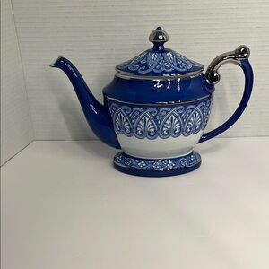 Elegant‎ Blue and White Teapot